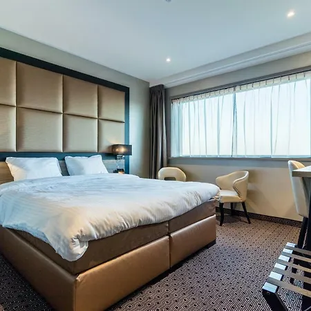 Riva - Delft Hotel 4*