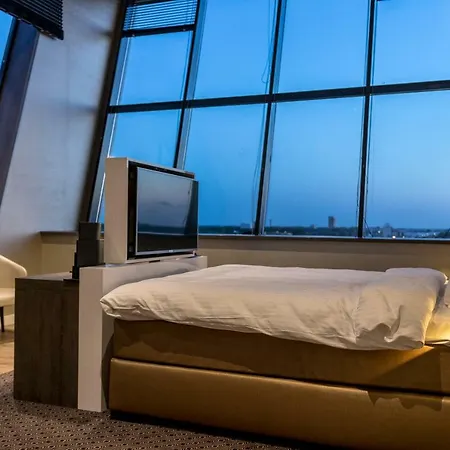 Riva - Delft 4*