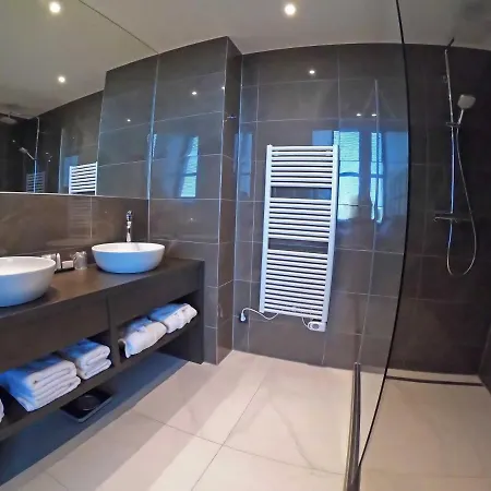 Riva - Delft 4*